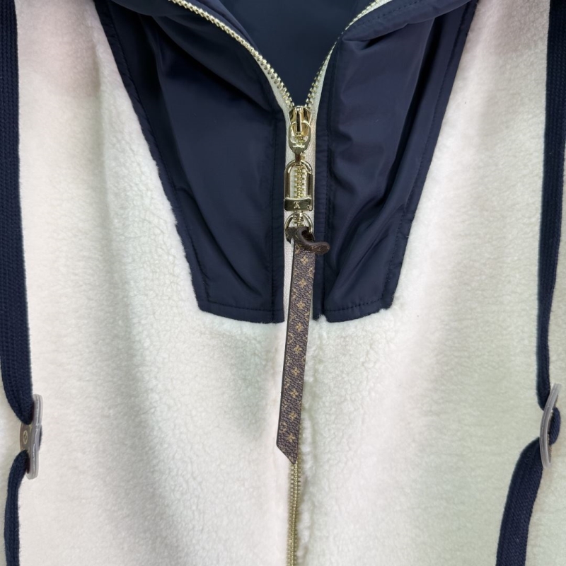 l0vis Vvtt0n outwear